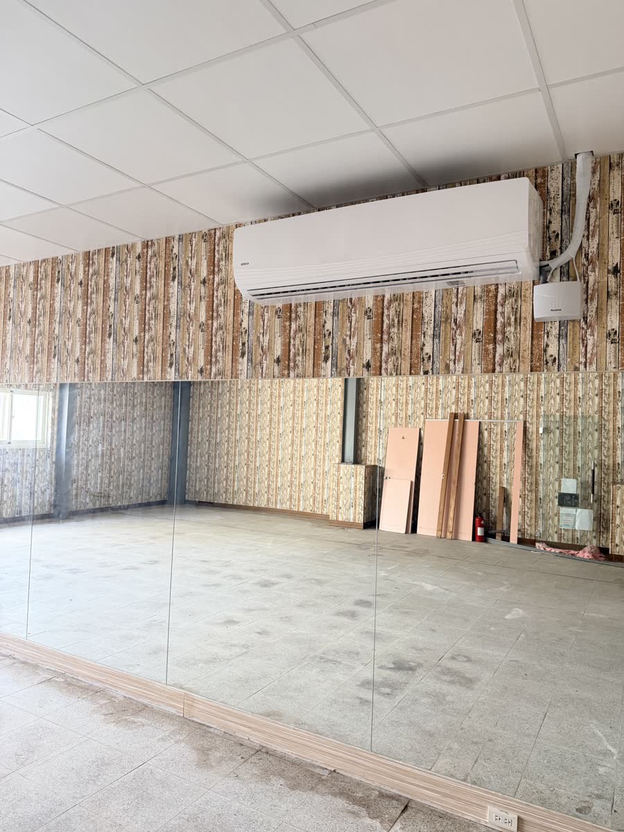 教室壁掛式冷氣
